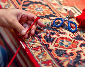 خدمات تخصصی و حرفه ای رفوی فرش در قالیشویی احمدآباد مشهد